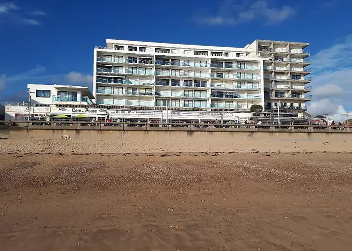 La Garenne A La Grande Plage, Vue Mer, Piscine Et Parking Prive, 6 Personnes * Saint Gilles Croix de vie