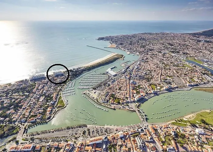 La Garenne A La Grande Plage, Vue Mer, Piscine Et Parking Prive, 6 Personnes *