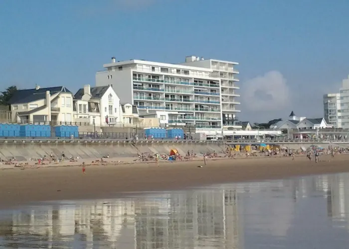 La Garenne A La Grande Plage, Vue Mer, Piscine Et Parking Prive, 6 Personnes Saint Gilles Croix de vie