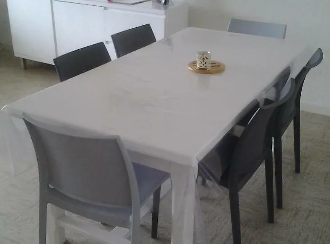 Appartement La Garenne A La Grande Plage, Vue Mer, Piscine Et Parking Prive, 6 Personnes *