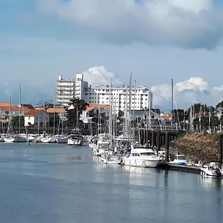La Garenne A La Grande Plage, Vue Mer, Piscine Et Parking Prive, 6 Personnes Saint-Gilles-Croix-de-Vie