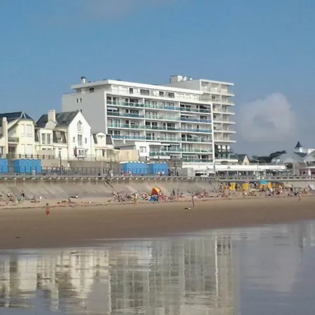 La Garenne A La Grande Plage, Vue Mer, Piscine Et Parking Prive, 6 Personnes Saint-Gilles-Croix-de-Vie